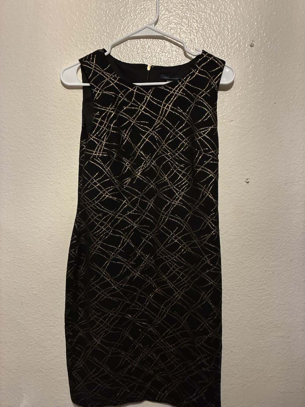 Tommy Hilfiger Sleeveless Black and Gold Metallic Geometric Sheath Dress
